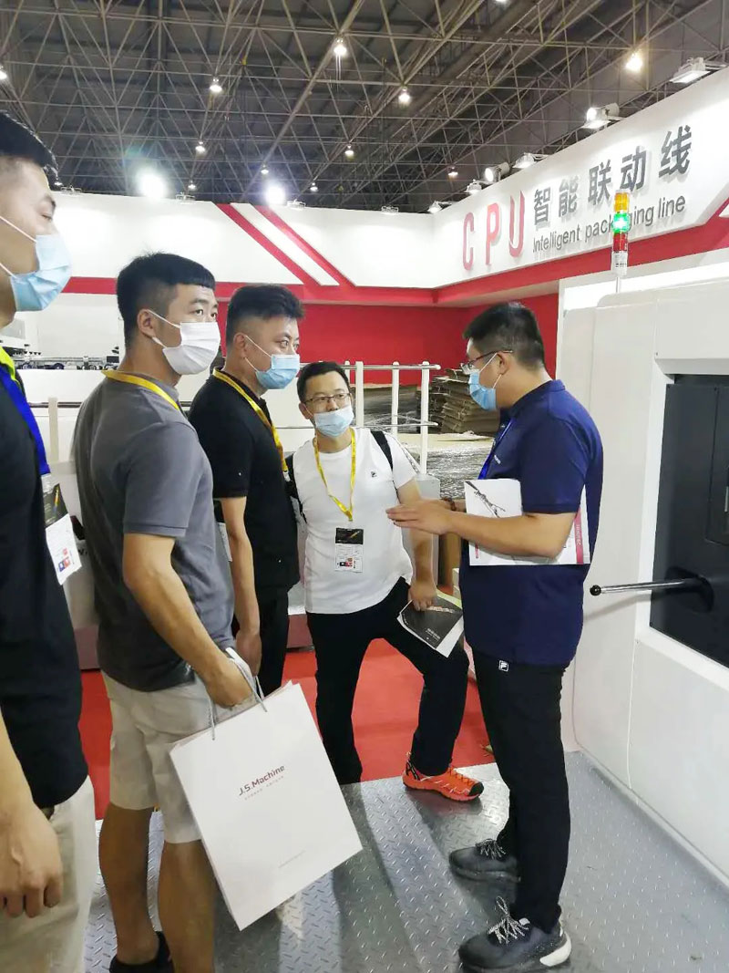 展會(huì)進(jìn)行時(shí)|直擊精彩瞬間，信川機(jī)械展臺(tái)熱潮連連