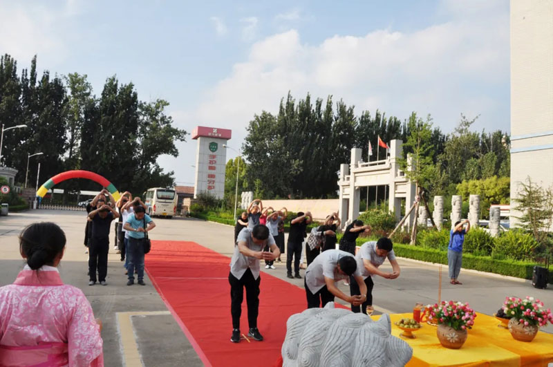 感恩有您，一路同行--熱烈歡迎保定包裝協(xié)會蒞臨信川參觀指導(dǎo)！