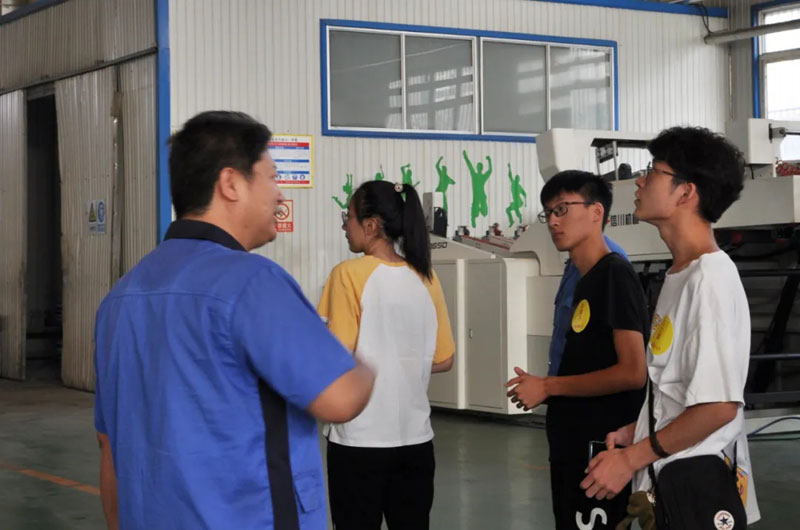 熱烈祝賀信川機械職工子弟金榜題名！