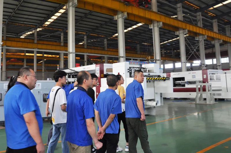 熱烈祝賀信川機械職工子弟金榜題名！