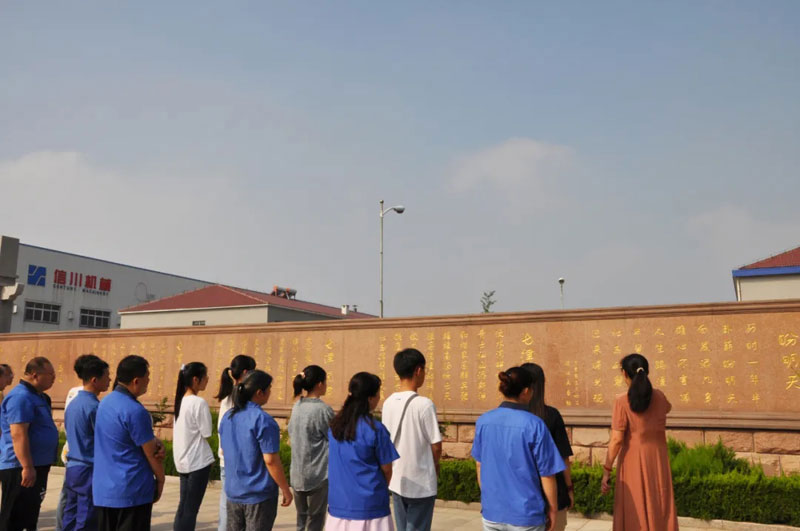 熱烈祝賀信川機械職工子弟金榜題名！