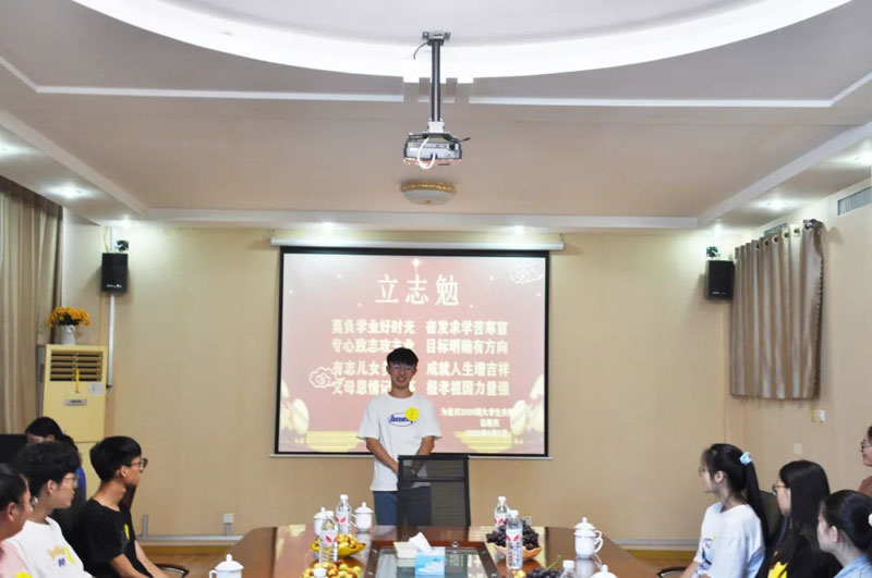 熱烈祝賀信川機械職工子弟金榜題名！