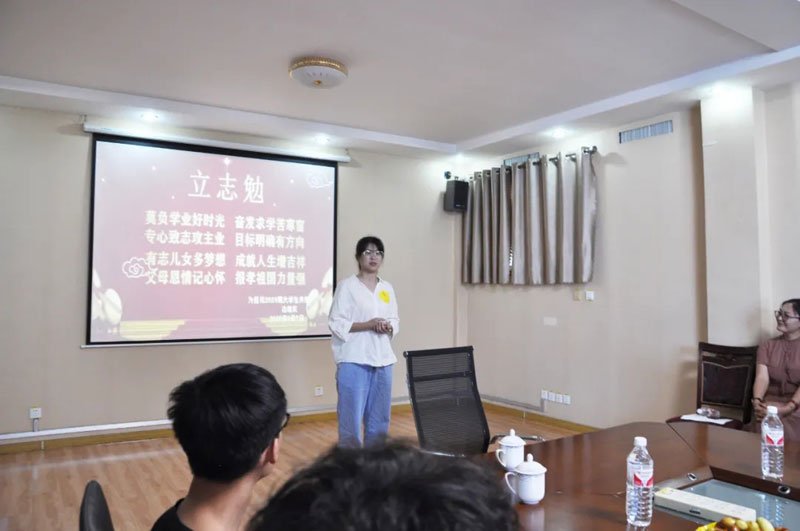 熱烈祝賀信川機械職工子弟金榜題名！