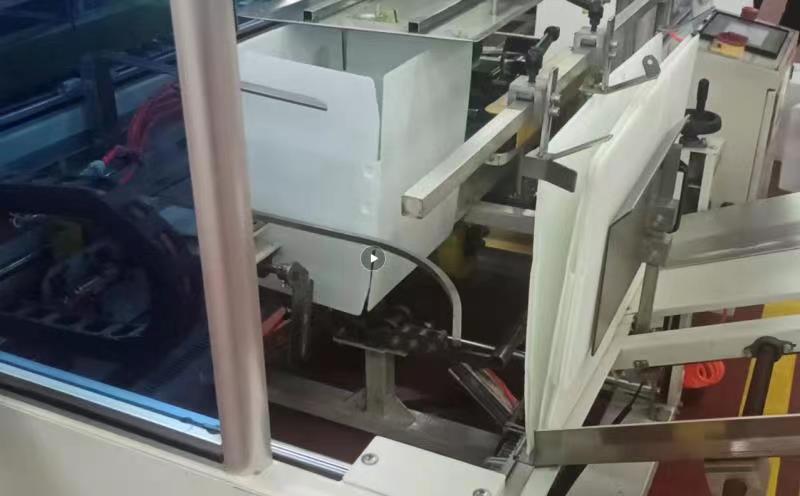 公司最新設(shè)計(jì)的蜂窩板箱自動(dòng)線成功通過測(cè)試！